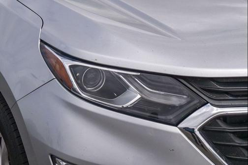 Silver Ice Metallic 2018 Chevrolet Equinox LT