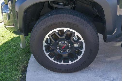 2024 Toyota Tacoma Hybrid TRD Off Road