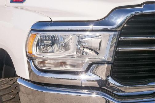 2021 RAM 2500 Big Horn Crew Cab 4x4 8' Box