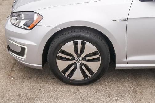 2016 Volkswagen e-Golf SE