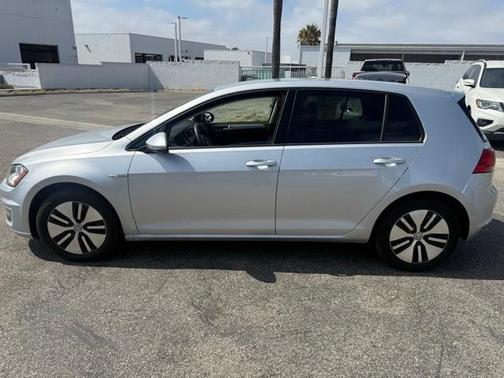 2016 Volkswagen e-Golf SE
