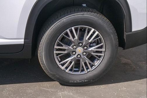 Summit White 2026 Chevrolet Traverse LT
