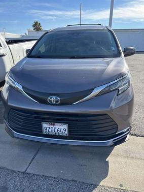 2022 Toyota Sienna XLE