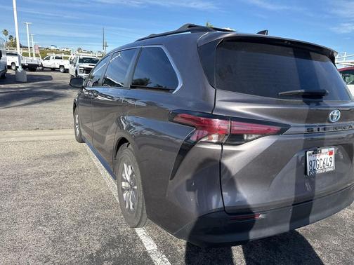 2022 Toyota Sienna XLE
