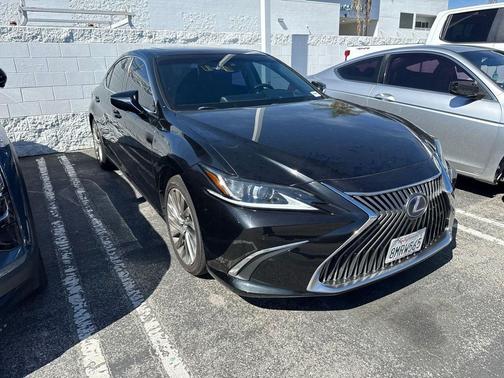 2019 Lexus ES 300h Luxury