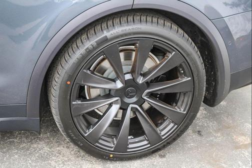 Midnight Silver Metallic 2022 Tesla Model X Plaid Tri Motor All-Wheel Drive