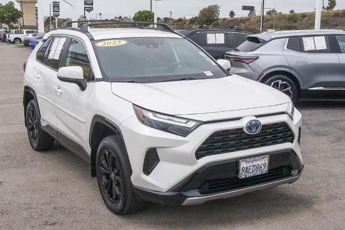 2022 Toyota RAV4 Hybrid SE