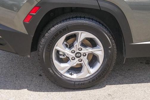 2022 Hyundai TUCSON SE