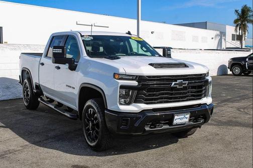 Summit White 2025 Chevrolet Silverado 2500 Custom