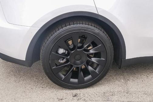 2024 Tesla Model Y Long Range Dual Motor All-Wheel Drive