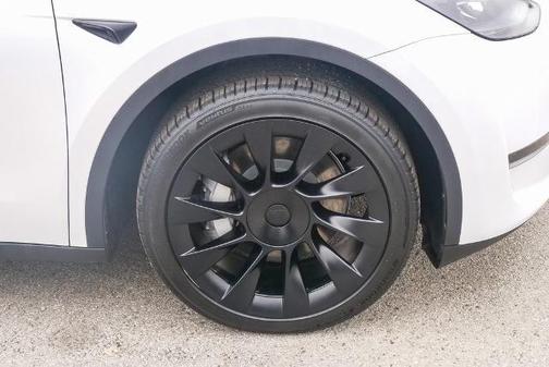 2024 Tesla Model Y Long Range Dual Motor All-Wheel Drive