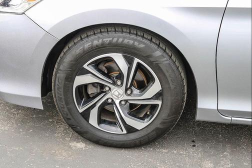 Lunar Silver Metallic 2017 Honda Accord LX