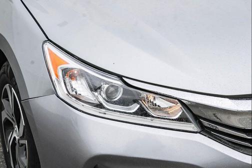 Lunar Silver Metallic 2017 Honda Accord LX