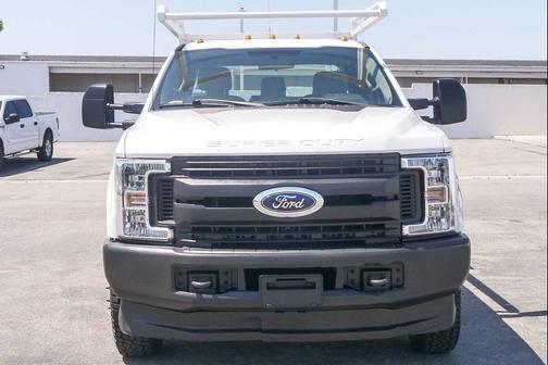 Oxford White 2018 Ford F-350 XL