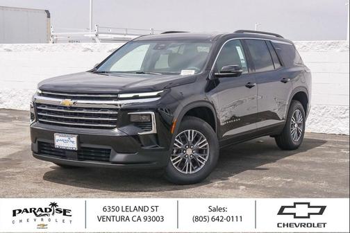 Mosaic Black Metallic 2026 Chevrolet Traverse LT