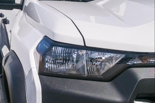 Summit White 2026 Chevrolet Colorado Trail Boss