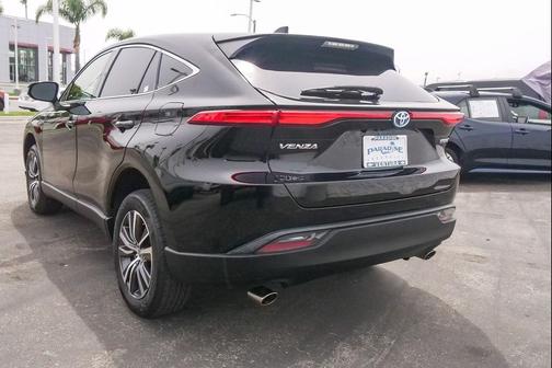 Black 2022 Toyota Venza LE