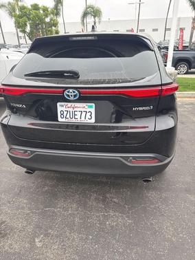 Black 2022 Toyota Venza LE