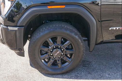 2025 GMC Sierra 2500 AT4