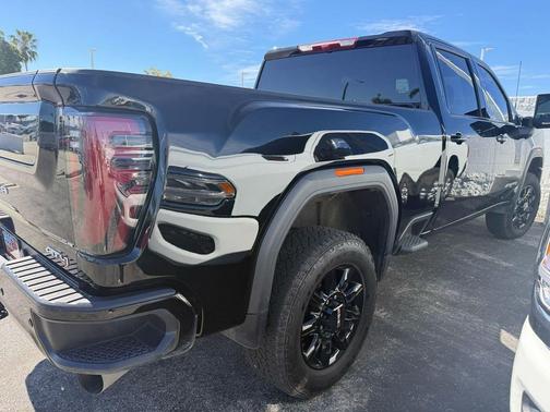 2025 GMC Sierra 2500 AT4