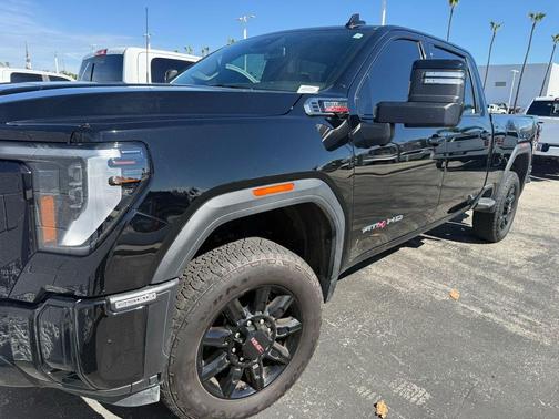 2025 GMC Sierra 2500 AT4
