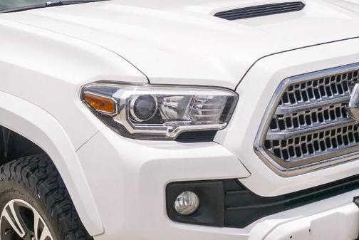 2016 Toyota Tacoma SR