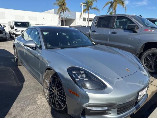2018 Porsche Panamera 4