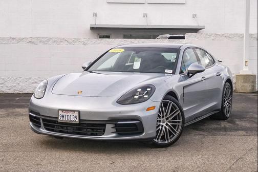 2018 Porsche Panamera 4
