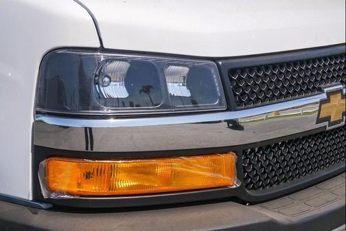 Summit White 2026 Chevrolet Express 3500 3500 Extended Wheelbase, WT, RWD