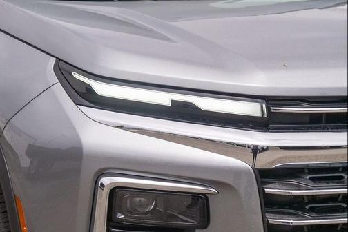 Sterling Gray Metallic 2026 Chevrolet Traverse LT