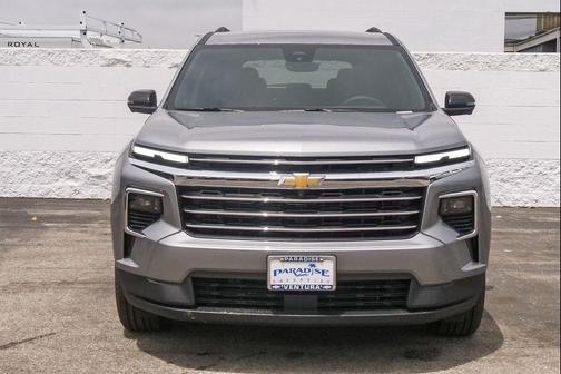 Sterling Gray Metallic 2026 Chevrolet Traverse LT