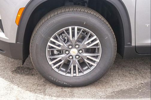 Sterling Gray Metallic 2026 Chevrolet Traverse LT