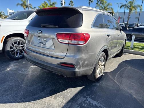2018 Kia Sorento LX