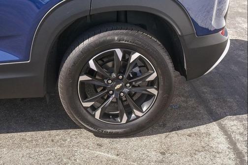 Blue Glow Metallic 2023 Chevrolet Trailblazer LT