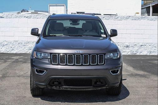 Granite Crystal Metallic Clearcoat 2020 Jeep Grand Cherokee Laredo