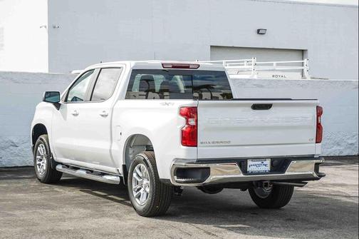 Summit White 2026 Chevrolet Silverado 1500 LT