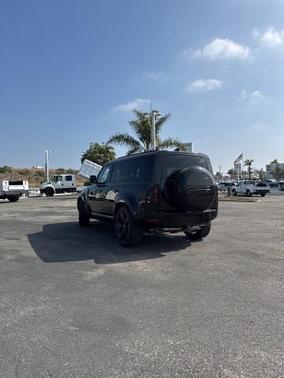 2024 Land Rover Defender 110 P400 X-Dynamic SE