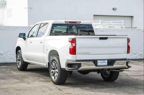 Summit White 2026 Chevrolet Silverado 1500 LT