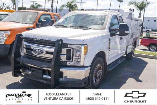 Oxford White 2017 Ford F-350 Lariat