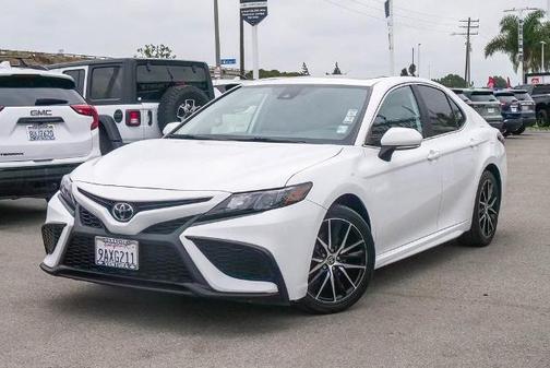 2022 Toyota Camry SE