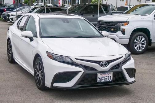 2022 Toyota Camry SE