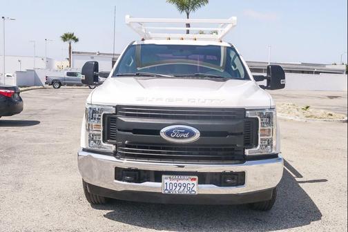 Oxford White 2017 Ford F-350 XL