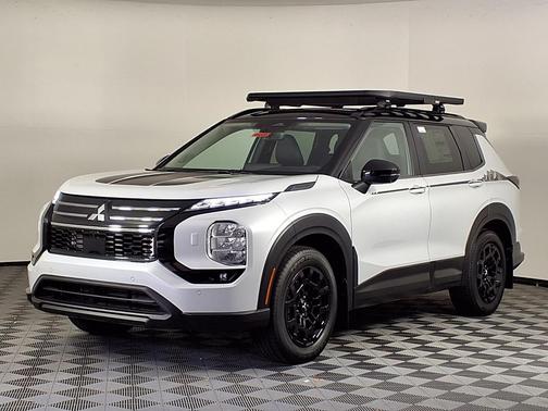 White Diamond With Black Roof 2026 Mitsubishi Outlander Trail Edition S-AWC