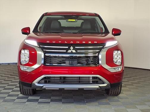 Red Diamond 2025 Mitsubishi Outlander SE 2.5 2WD