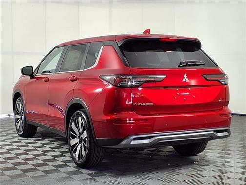 Red Diamond 2025 Mitsubishi Outlander SE 2.5 2WD