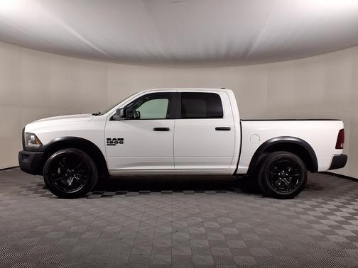2024 RAM 1500 Classic Warlock Crew Cab 4x2 5'7' Box