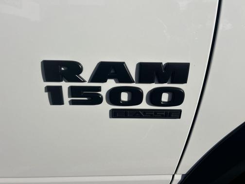 2024 RAM 1500 Classic Warlock Crew Cab 4x2 5'7' Box