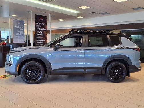 Moonstone Gray Metallic W/ Black Roof 2026 Mitsubishi Outlander Trail Edition S-AWC