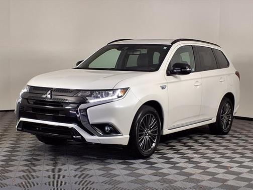 2022 Mitsubishi Outlander PHEV LE
