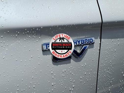 2022 Mitsubishi Outlander PHEV LE